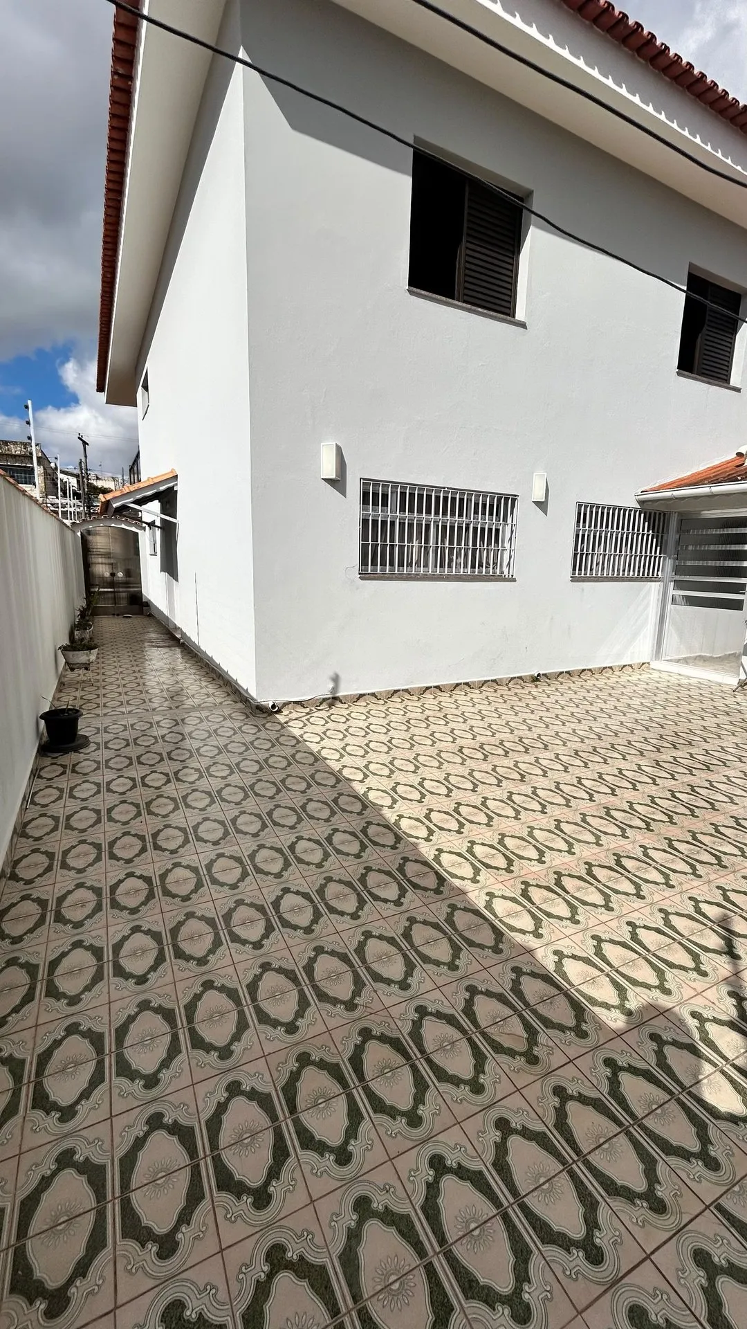 Imagem Sobrado alto Padrão. Exclusividade, sofisticação e muito espaço para viver os melhores momentos da sua vida.