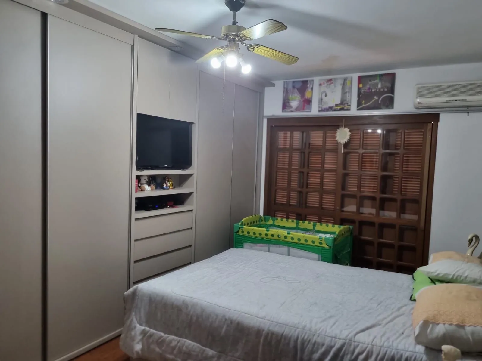 Imagem Casa / Sobrado bem grande 266 m² - Vila João Pessoa - Porto Alegre - Preço bem atrativo