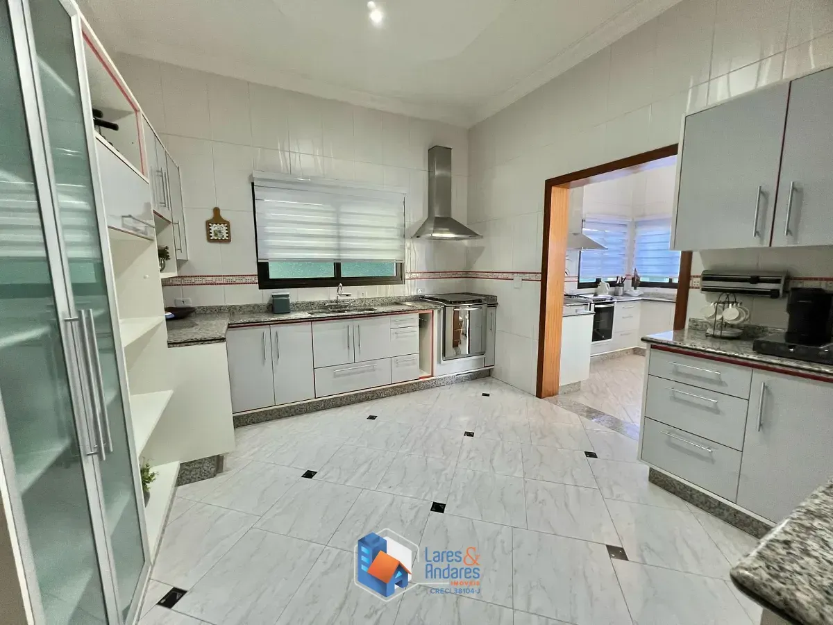 Imagem Sobrado para venda em City América com 4 quartos, sendo 4 suítes, 600m²