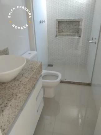 Imagem Belíssima casa duplex composta de 3 suítes área de lazer com piscina e churrasqueira em finíssimo acabamento.