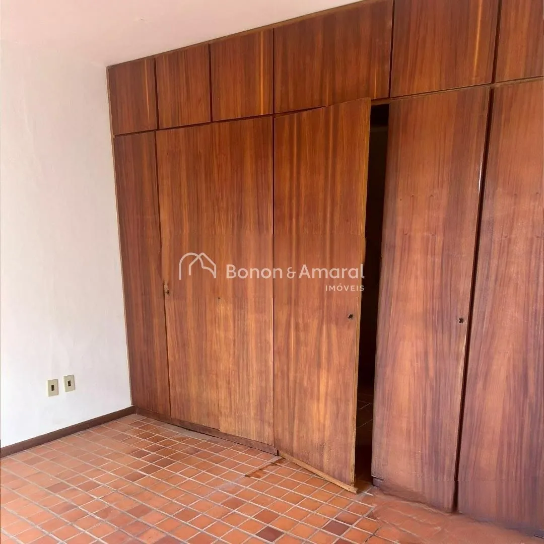 Imagem Casa à venda com 4 dormitórios, 2 suítes, 309 m² no San Conrado