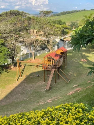 Imagem Chácara com 3 dormitórios à venda, 2770 m² por R$ 1.350.000 - Três Lagos - Piracaia/SP