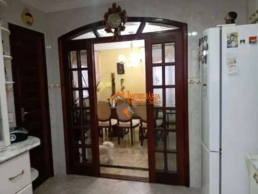Imagem Sobrado com 3 dormitórios à venda, 260 m² por R$ 1.090.000 - Vila Rosália - Guarulhos/SP