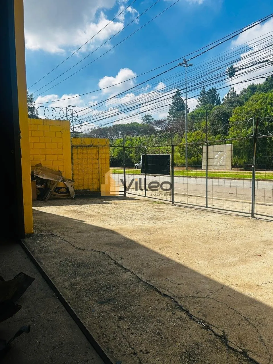 Imagem Encontre o espaço ideal para impulsionar seu negócio em Sorocaba. Este galpão para alugar, com 39...