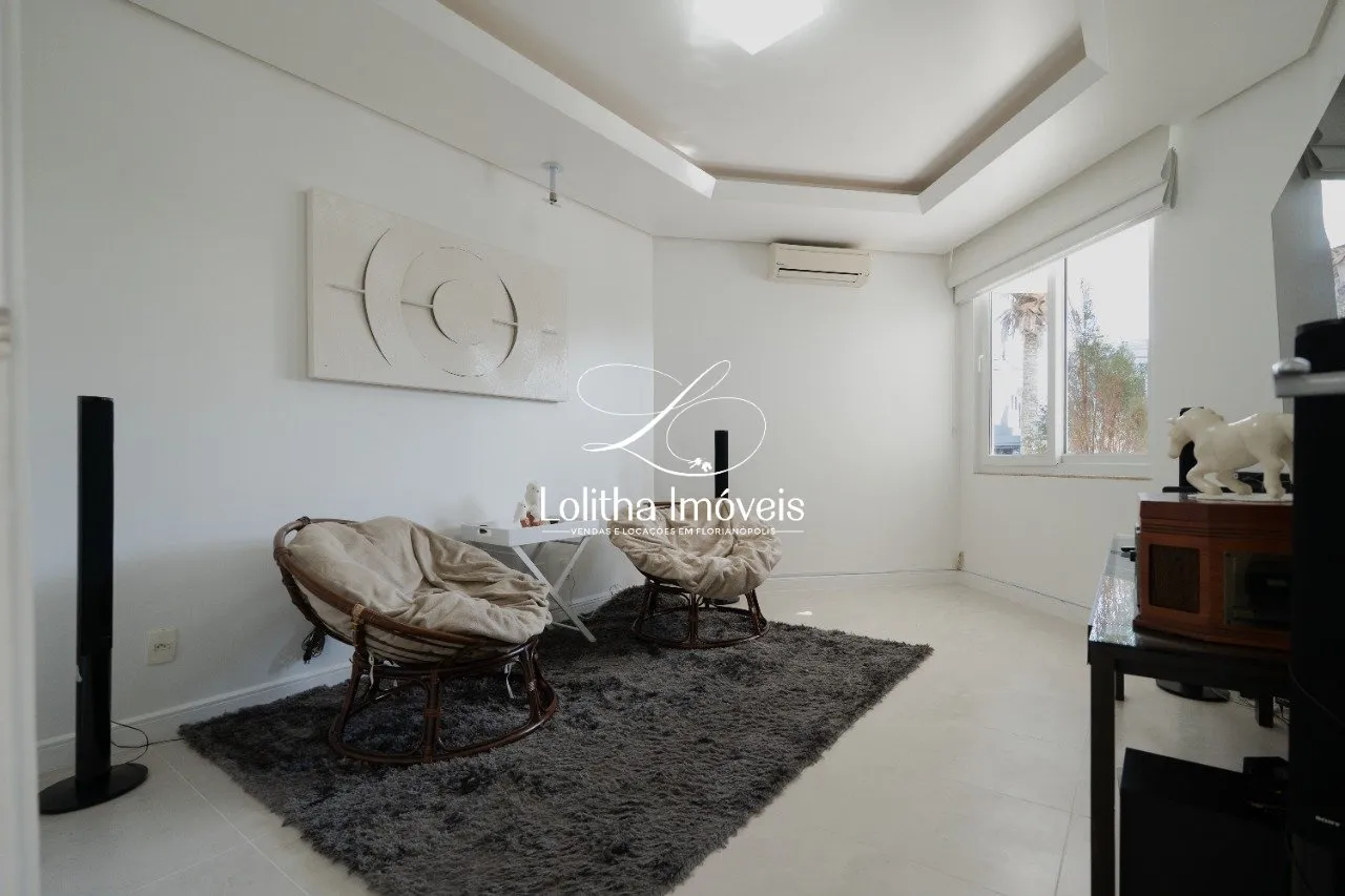 Imagem CASA DE ALTO PADRÃO COM 4 SUÍTES À VENDA EM JURERÊ - FLORIANÓPOLIS/SC