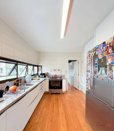 Imagem Apartamento situado em área nobre do centro, em localização privilegiada em Florianópolis! Próx...