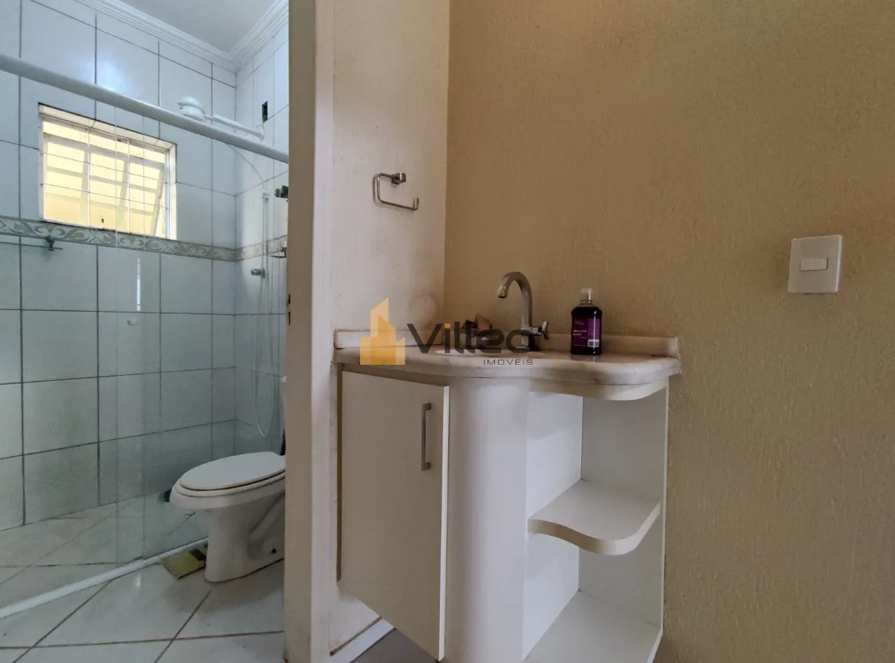 Imagem Descubra o equilíbrio perfeito entre sofisticação e funcionalidade nesta residência térrea de 1...