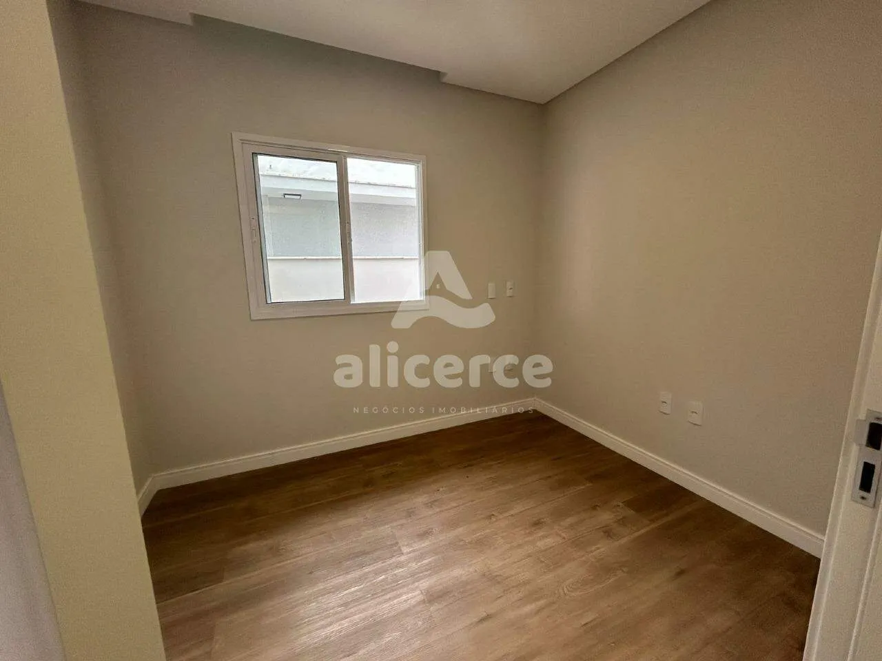 Imagem Casa à venda com 3 quartos I 1 suíte I 100m² I piscina I em Bela Vista Palhoça