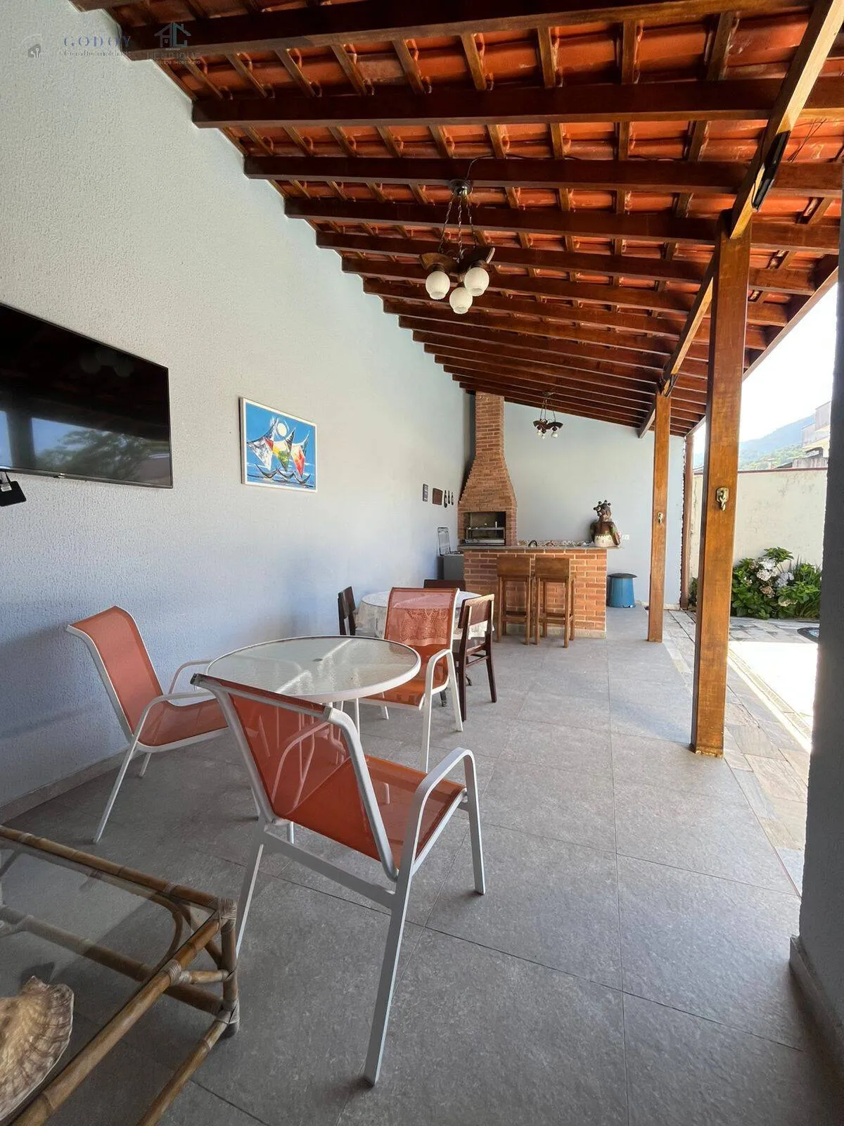 Imagem Excelente para Temporada: Casa com Piscina em Condomínio Seguro e Tranquilo
