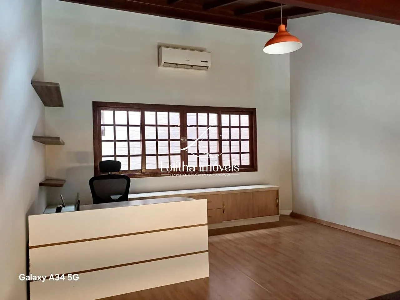 Imagem CASA À VENDA COM 5 QUARTOS NO BAIRRO ABRAÃO - FLORIANÓPOLIS/SC.