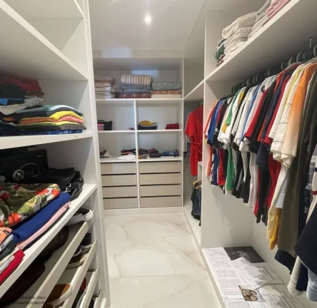 Imagem Casa alto padrão a venda na Av. Priscila Dutra
