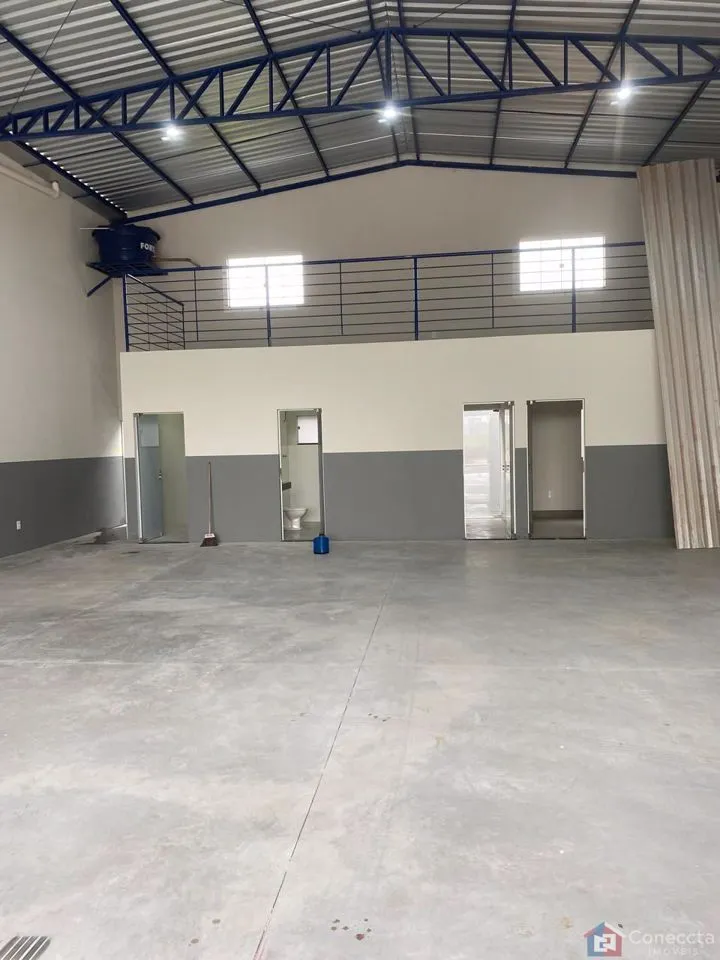 Imagem Galpão para alugar, 252 m² por R$ 4.500,00 - Planalto - Patos de Minas/MG
