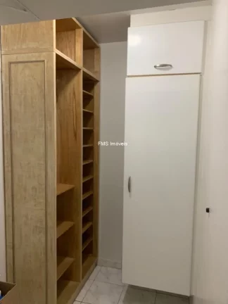 Imagem Apartamento para locação no Itaim Bibi com 3 quartos sendo 1 suíte, 2 banheiros.