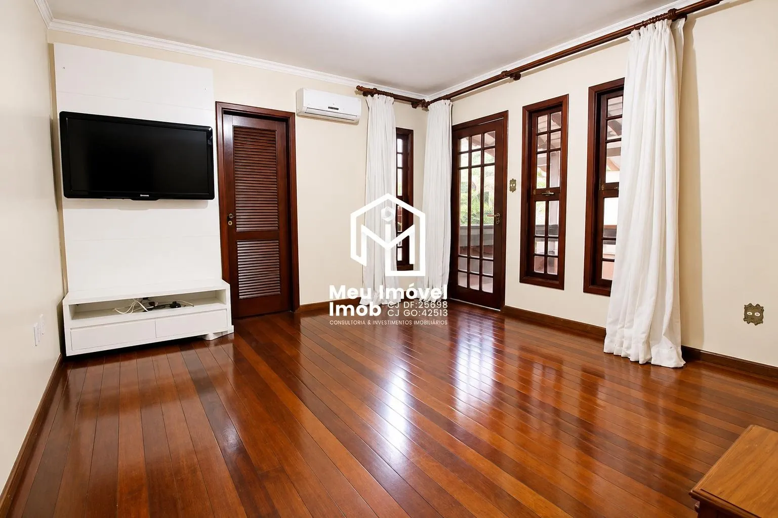 Imagem Casa 5 Quartos 5 Suítes 4 Vagas 500m² Lago Norte/DF