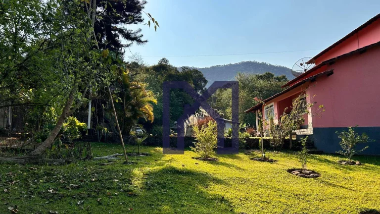 Imagem Chácara com 5 dormitórios à venda, 10000 m² por R$ 750.000,00 - São Pedro - Itajubá/MG