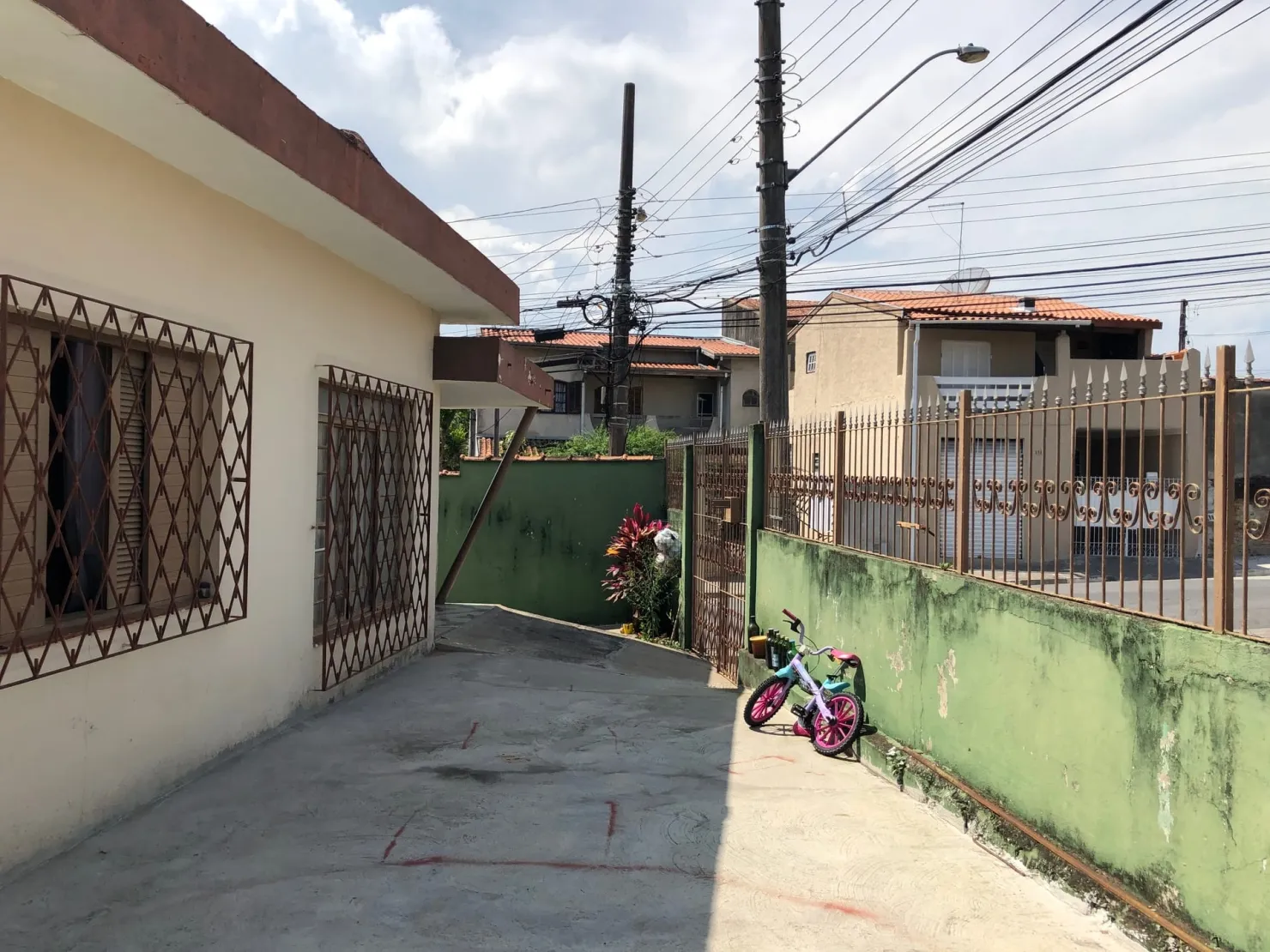 Imagem Casa à venda 5 Quartos, 1 Suite, 8 Vagas, 320M², Jardim Cristina, Pindamonhangaba - SP