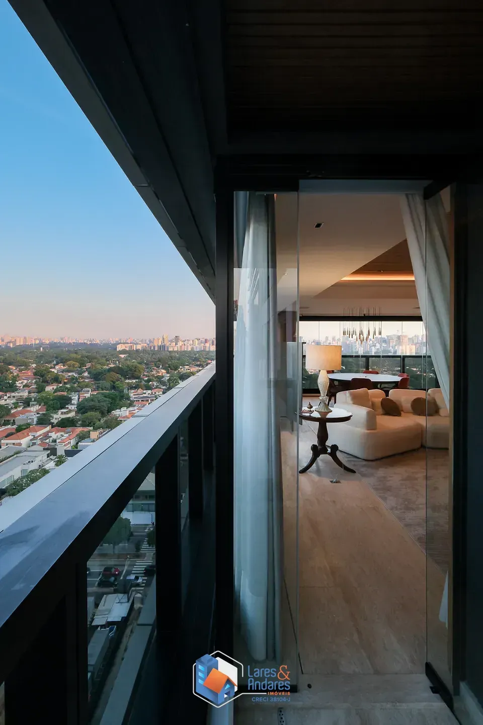 Imagem Apartamento para venda em Pinheiros com 2 quartos, sendo 2 suítes, 145m²