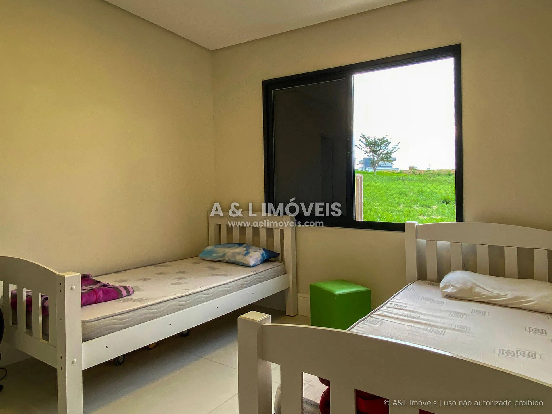 Imagem Mansão em Taubaté | Cond. Fechado, 568 m², 5 Suítes e Lazer
