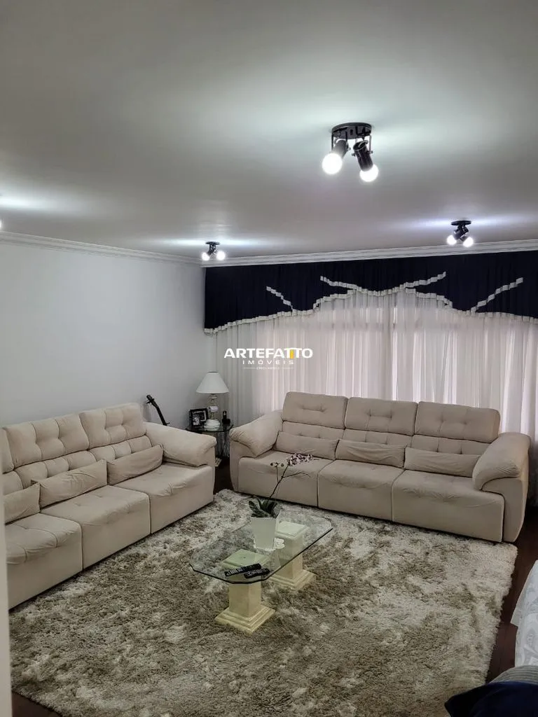 Imagem Casa com piscina bem localizada