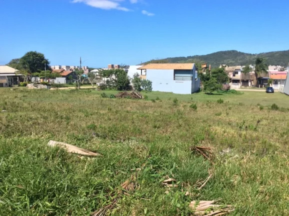 Imagem Terreno à venda em Garopaba-SC, bairro Ferraz, 400m² de área. Venha conferir!