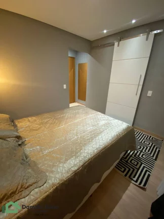 Imagem Casa com 126 AC 150 AT com 3 dorms uma suíte closet, mobilhada, piscina aqu