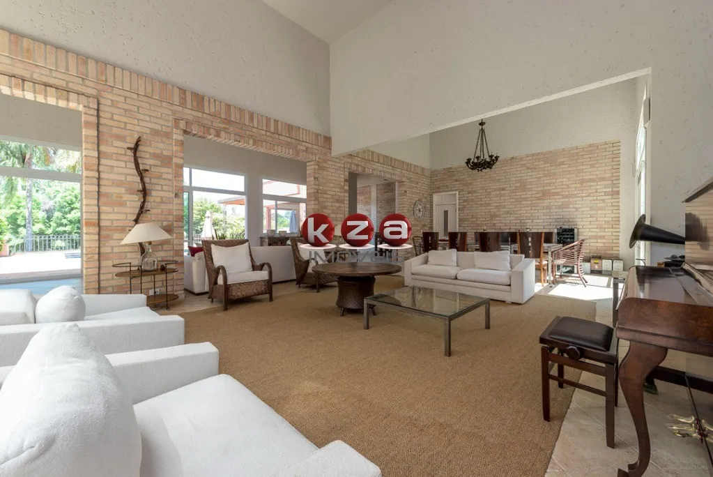 Foto do imóvel Luxuosa mansão de alto padrão a venda no Condomínio Terras de São José em Itu- SP, com 5 suítes, amplo gourmet com piscina e 1.500m² de área.