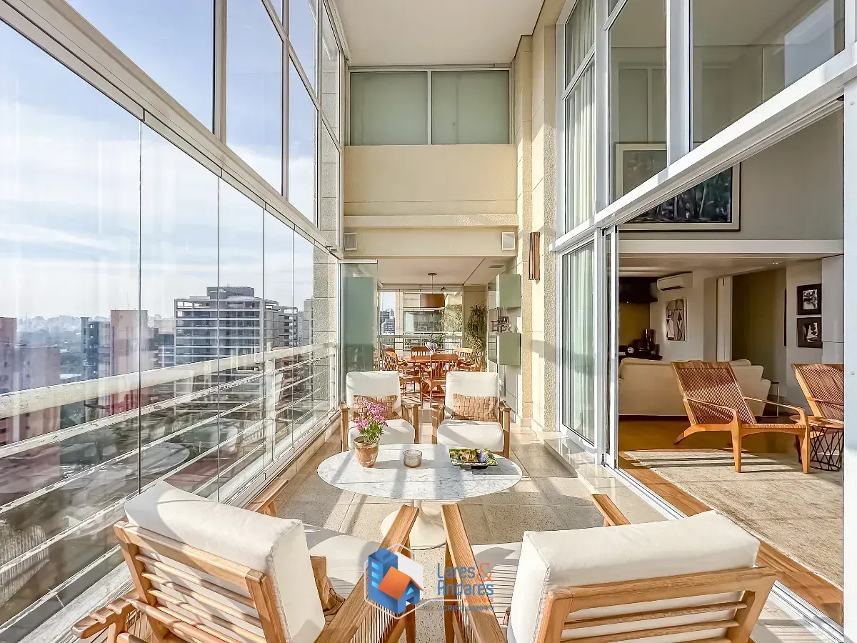 Imagem Apartamento para venda em Moema com 4 quartos, sendo 4 suítes, 300m²