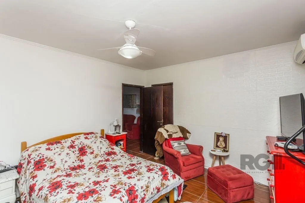Imagem Casa 210m² - 3 dormitórios, 2 vagas
