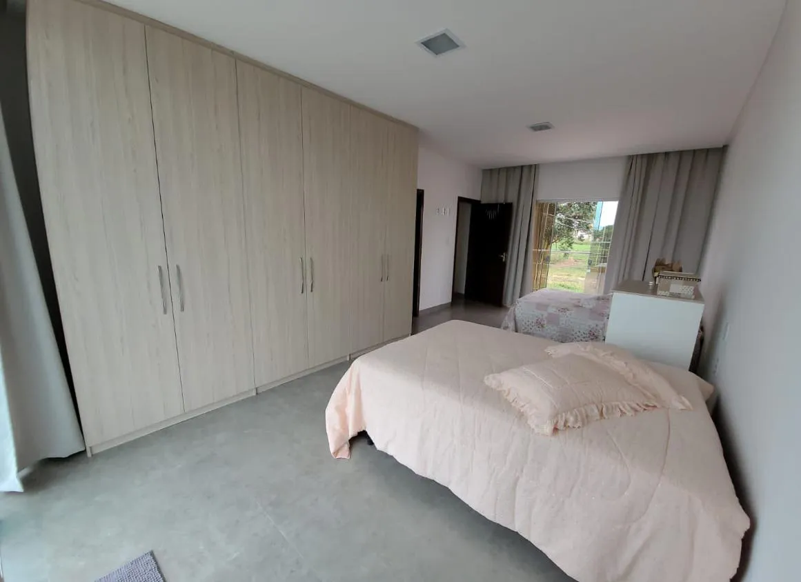 Imagem Vendo chácara de alto padrão em Carmo do Cajuru/MG com 1.300 m² de terreno
