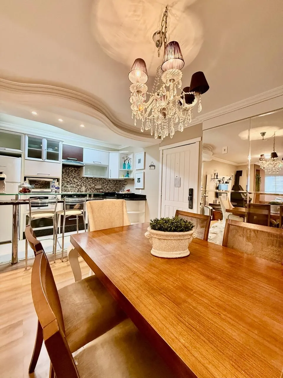 Imagem Apartamento à venda em Gramado, Vila Suíça, com 2 quartos, 76m2