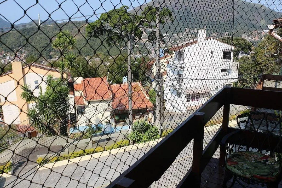 Imagem Casa em Condomínio para Venda em Teresópolis / RJ no bairro Iucas