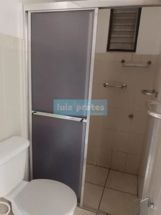 Imagem AP. térreo elevado, ensolarado, banheiro auxiliar, sacada com churrasqueira