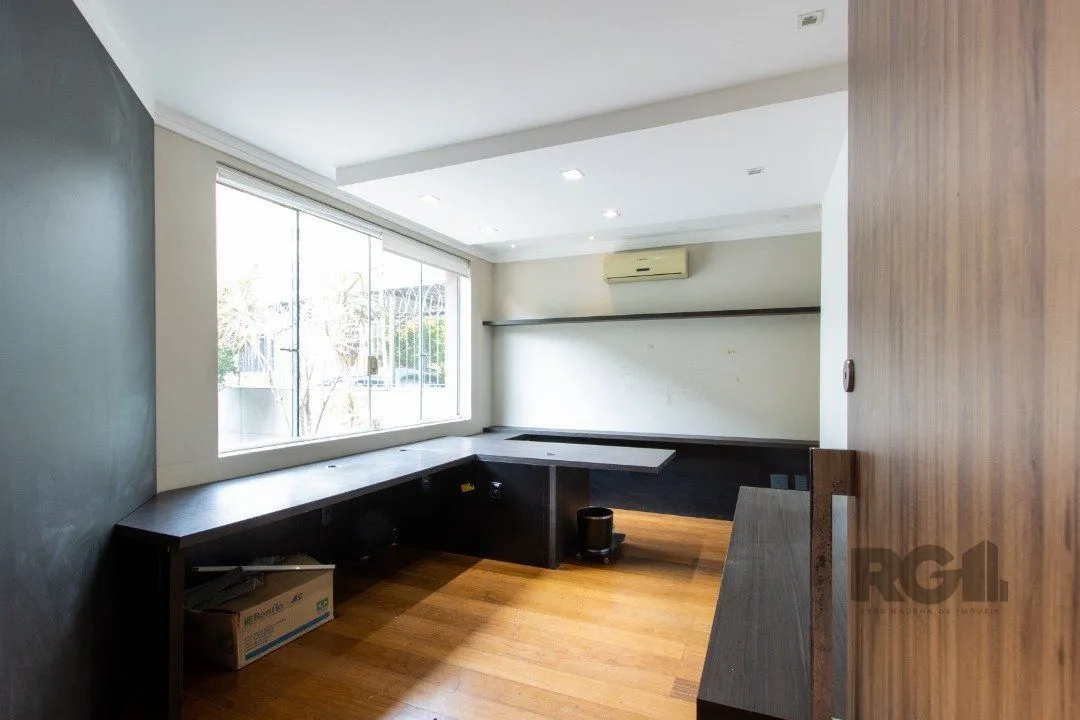 Imagem Excelente casa comercial com aproximadamente 300m² de área construída