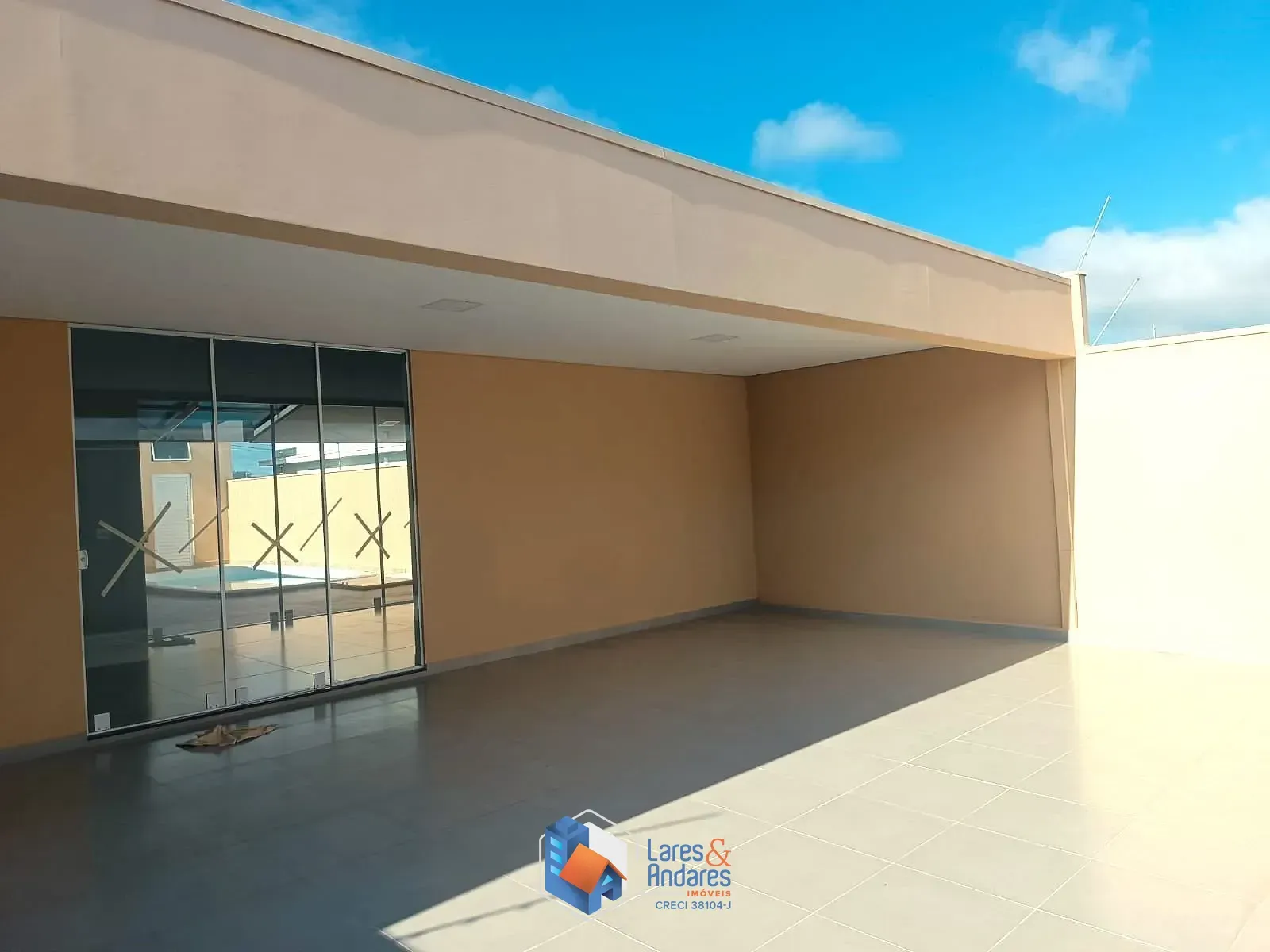 Imagem CASA À VENDA, COM 190M² 3 DORMS (1 SUÍTE) 5 VAGAS, PISCINA, CHURRASQUEIRA - RESIDENCIAL CALIFÓRNIA GARDEN, SÃO SEBASTIÃO DO PARAÍSO, MG
