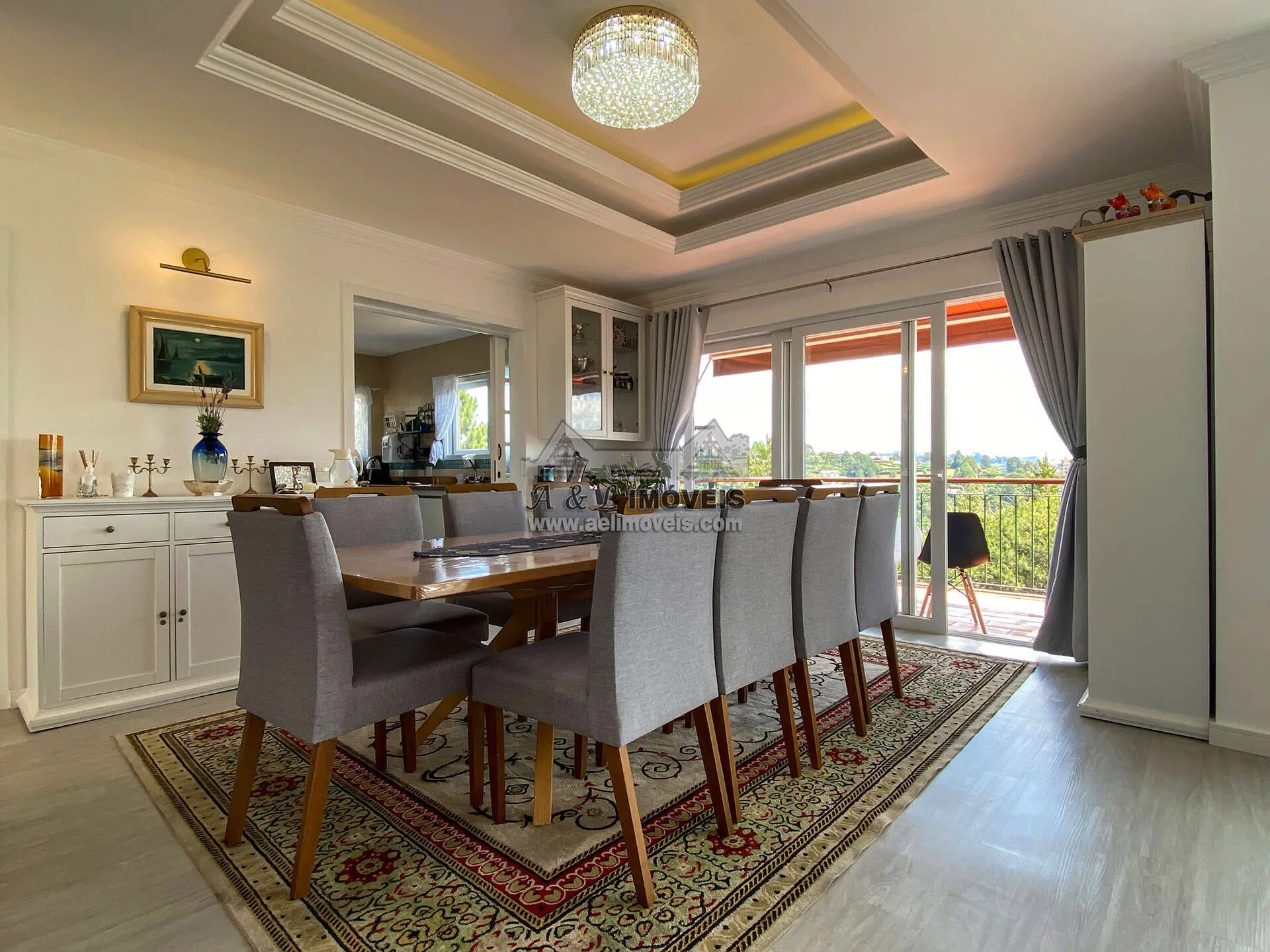 Imagem Casa com 4 suítes no Jardim Embaixatriz em Campos do Jordão