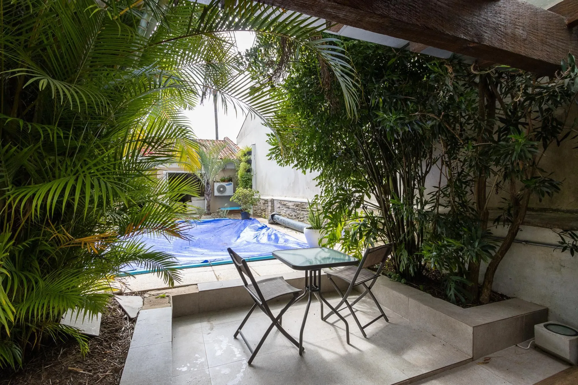 Imagem Casa térrea, 2 dormitórios, 1 suíte e 2 vagas no bairro Aberta dos Morros.