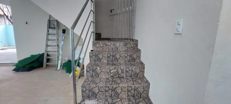 Imagem CASA DUPLEX A VENDA COM 07 QUARTOS 2 SUÍTES E 4 VAGAS DE GARGENS NA PRAIA