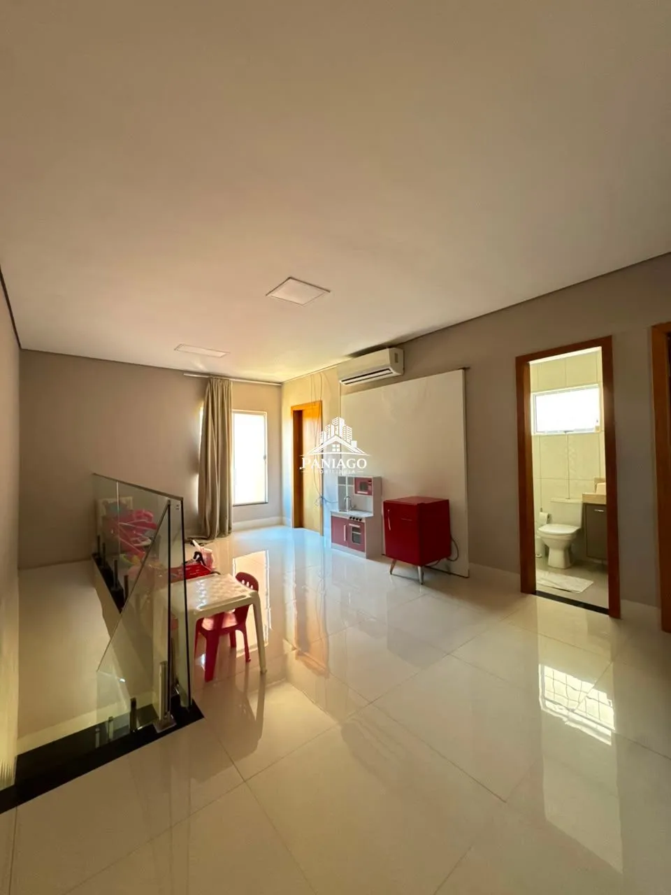 Imagem Sobrado de Alto Padrão com 3 Quartos, Piscina e Espaço Gourmet