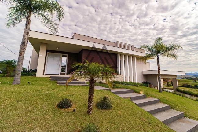 Foto do imóvel Maravilhosa casa de campo com 5 dormitórios no Ninho Verde II