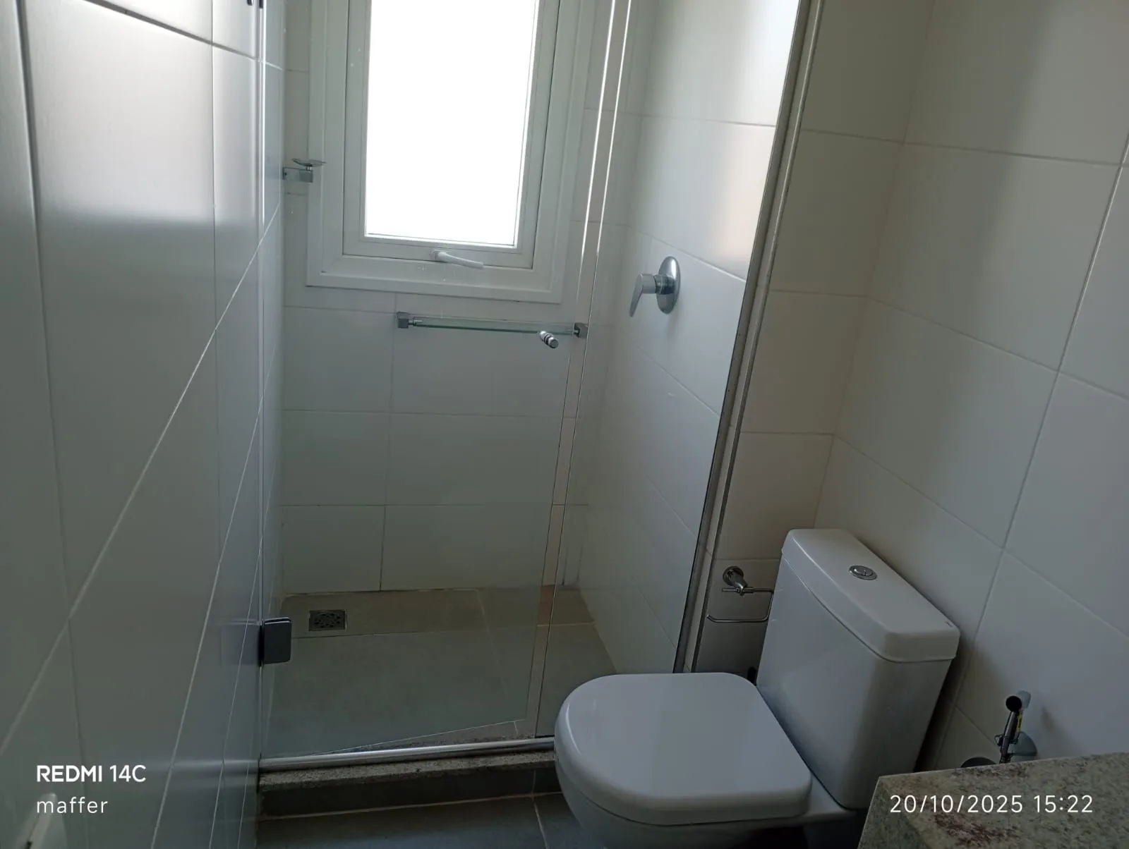 Imagem MÁFFER IMÓVEIS ALUGA Apartamento mobiliado de 1 dormitório com garagem em localização privilegiada do bairro Mont'Serrat - Porto Alegre/RS.