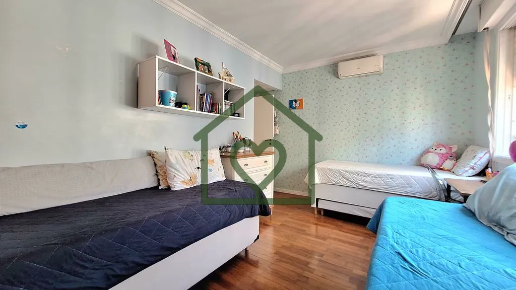 Imagem A/J BROKERS VENDE NO BAIRRO RIO BRANCO ? PORTO ALEGRE 
 Excelente Apartamento em andar alto, com vis...
