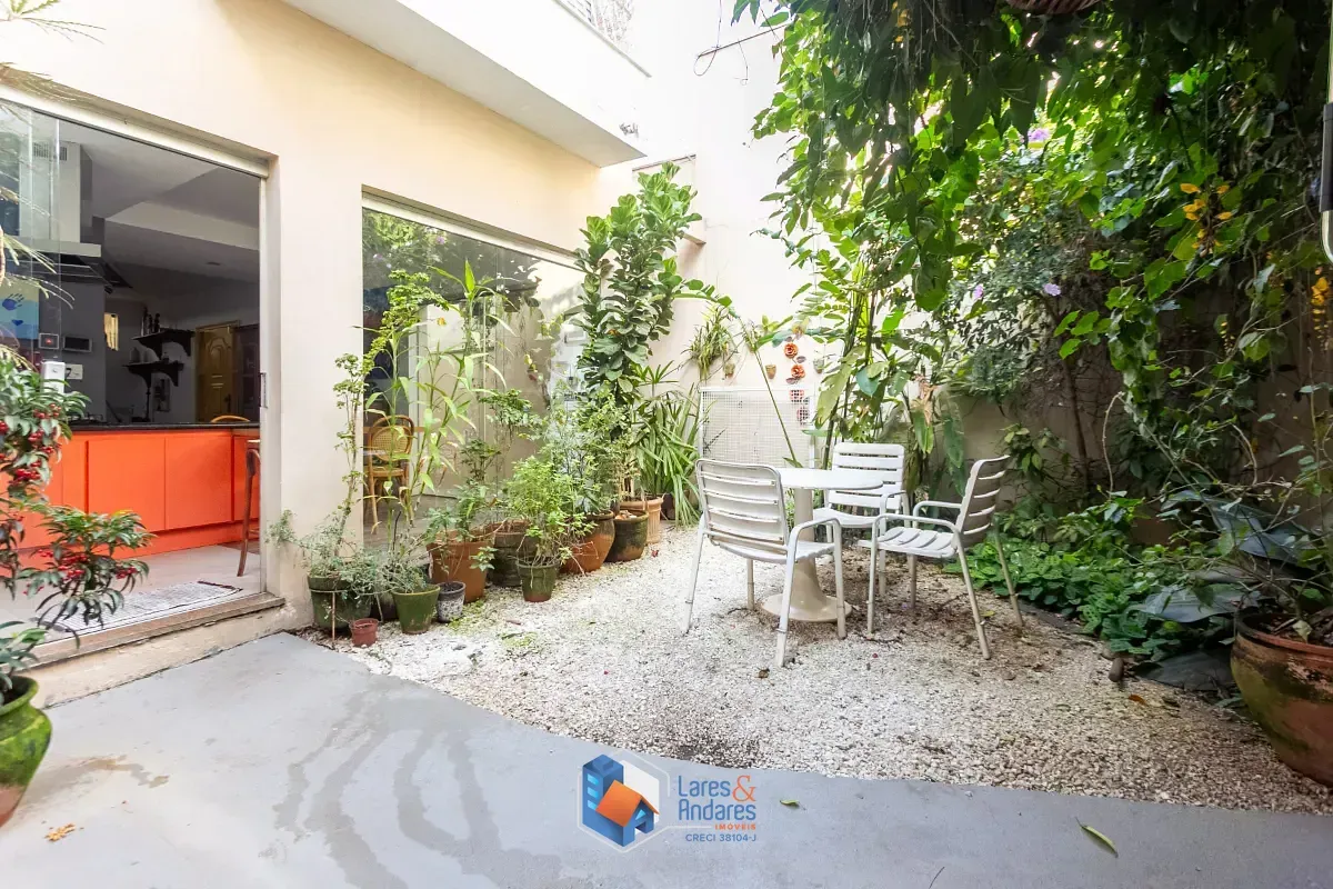 Imagem Sobrado para venda em Campo Belo com 3 quartos, sendo 1 suíte, 179m²