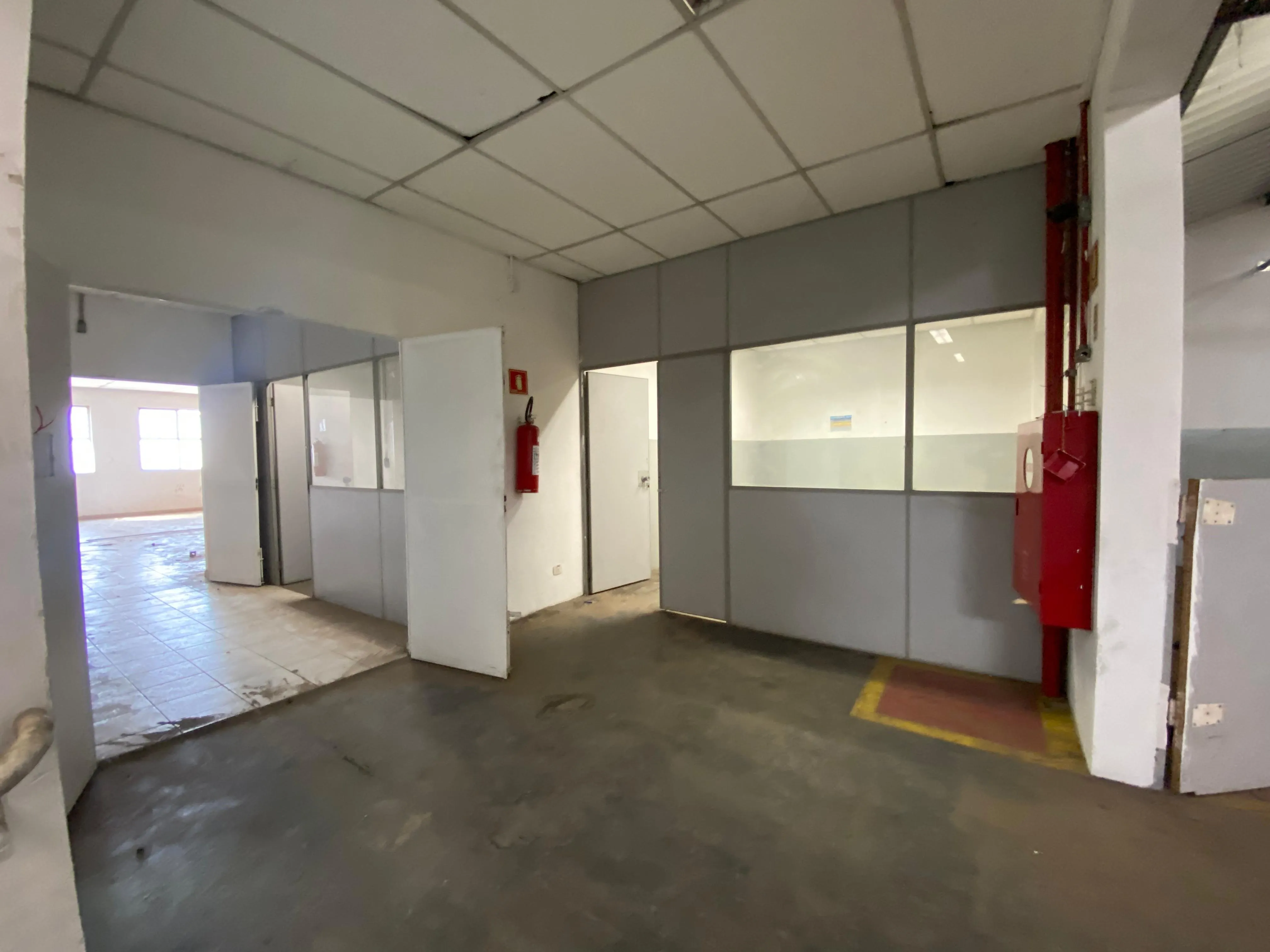 Imagem Salão com 1265m² para Venda ou Locação, Localizado no Jardim Vera Cruz - Sorocaba/SP!