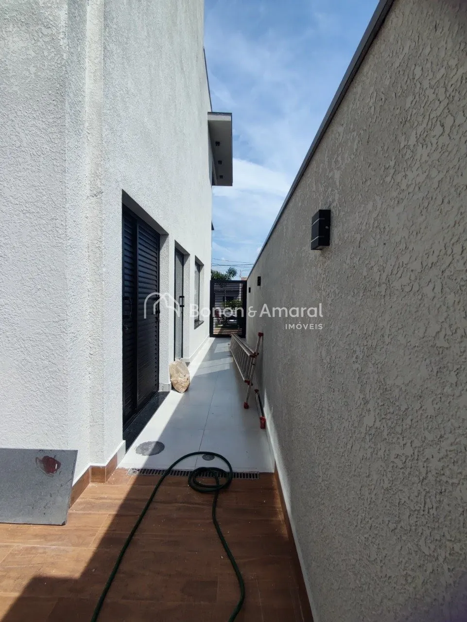 Imagem Casa à Venda com 3 Suítes no Condomínio Terras da Estância em Paulínia - SP