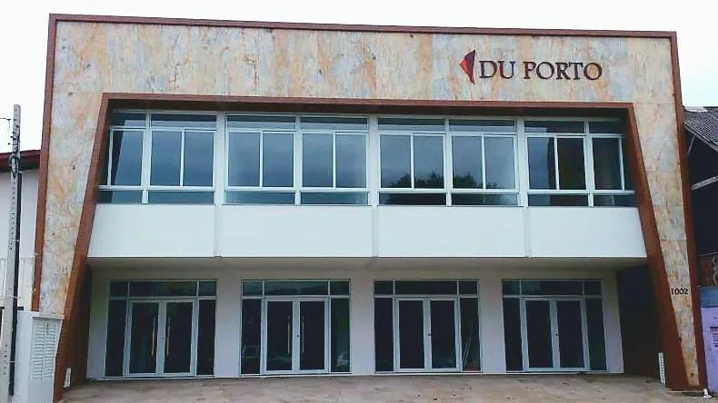 Foto do imóvel Sala comercial à venda em Torres, Centro, 128m2