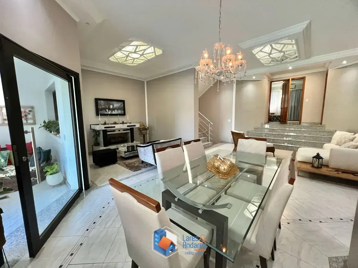 Imagem Sobrado para venda em City América com 4 quartos, sendo 4 suítes, 600m²