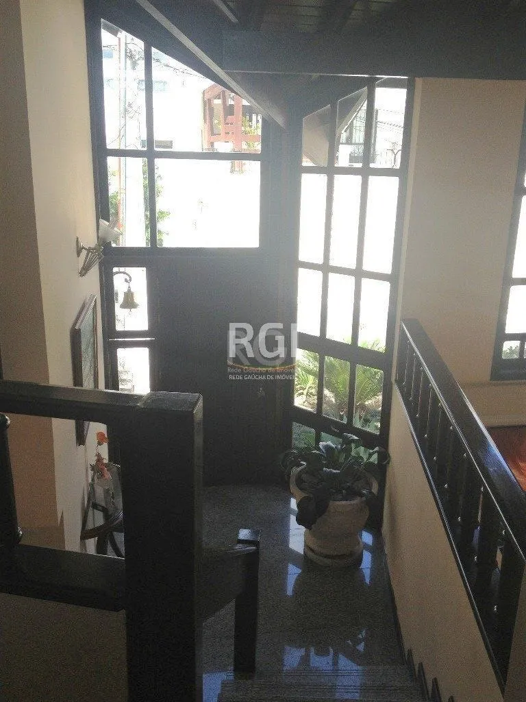 Imagem Casa Condominio para Venda - 350m², 4 dormitórios, sendo 1 suites, 2 vagas - Nonoai