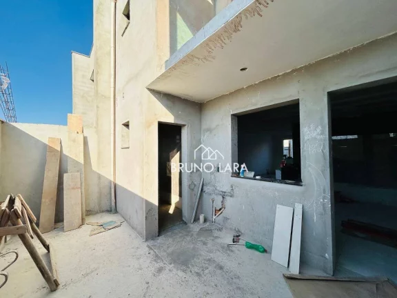 Imagem Casa duplex à venda no bairro Jardim Petrópolis- Betim/MG