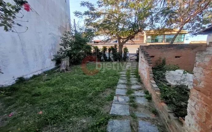 Imagem Casa a venda pra reforma com 750 metros quadrados - Ogiva - Cabo Frio