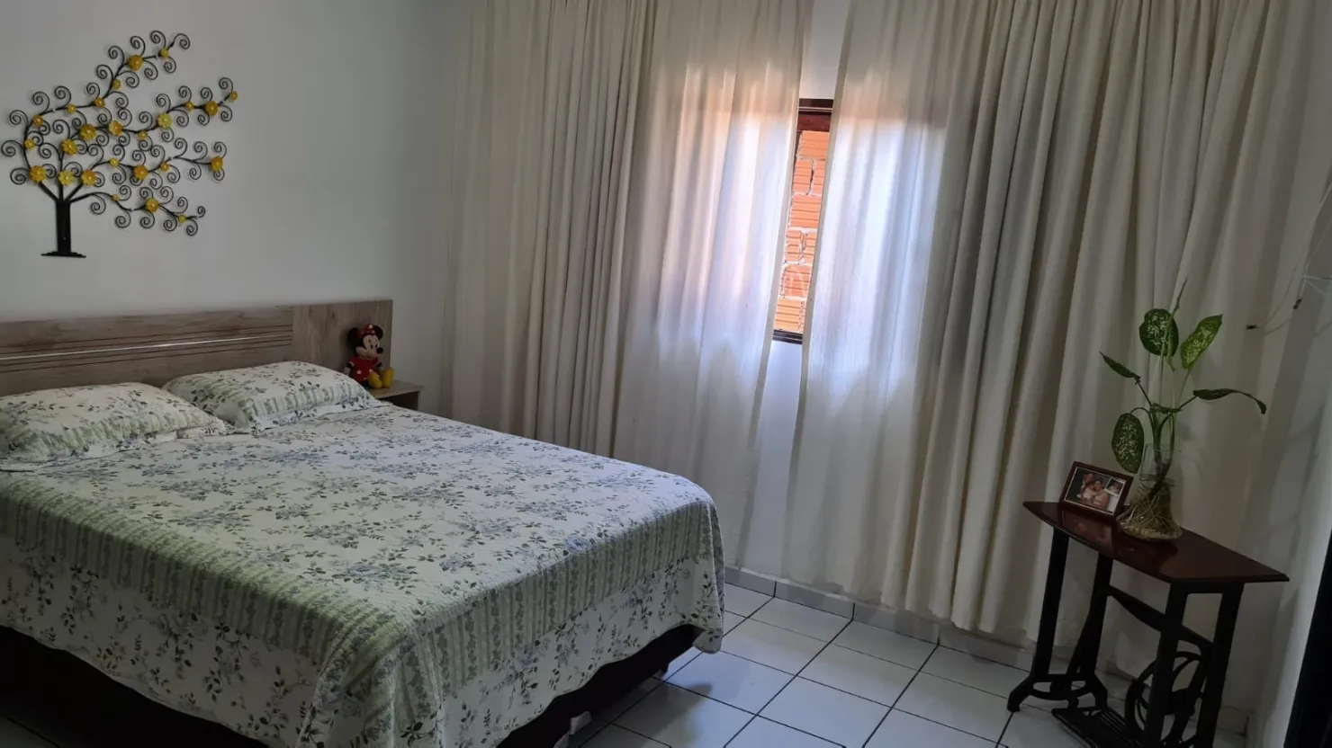 Imagem Casa à venda 3 Quartos, 1 Suite, 3 Vagas, 250M², Conjunto Habitacional Terra dos Ipês I (Norte), Pindamonhangaba - SP